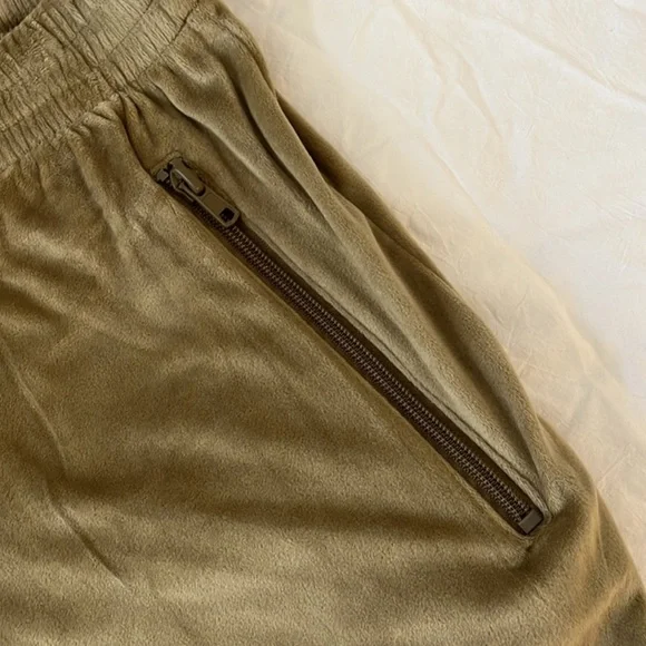 SKIMS Velour Track Pants 👖✨ – Gold 💛 – Size Large – NWT - Picture 7 of 8